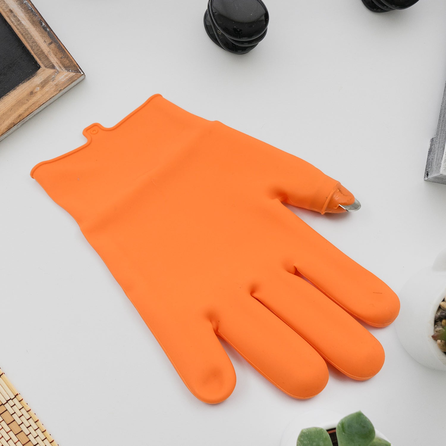 Right-Handed Silicone Thumb Cutter Gloves (1Pc)