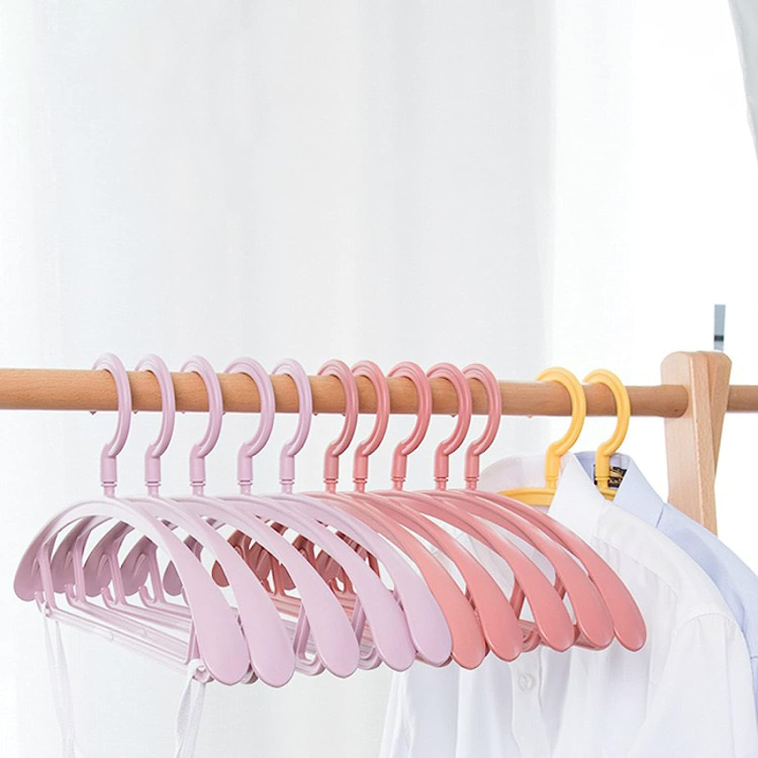 0231 Plastic Hangers, Clothes Hangers - Lightweight Space Saving Hangers - Standard Hangers for Clothes - Durable, Slim & Sleek Hangers (10pc) DeoDap