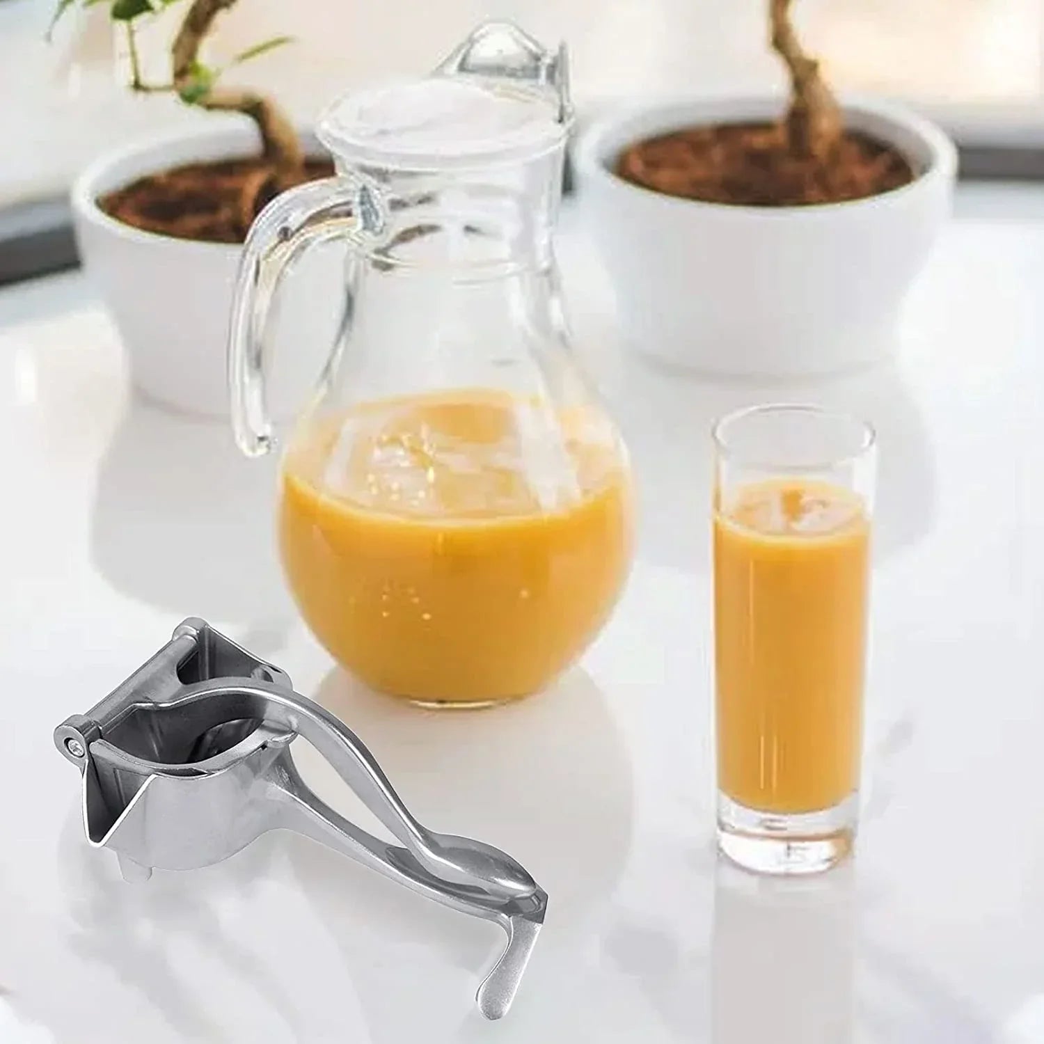 2126  MANUAL ALUMINIUM METAL FRUIT PRESS JUICER