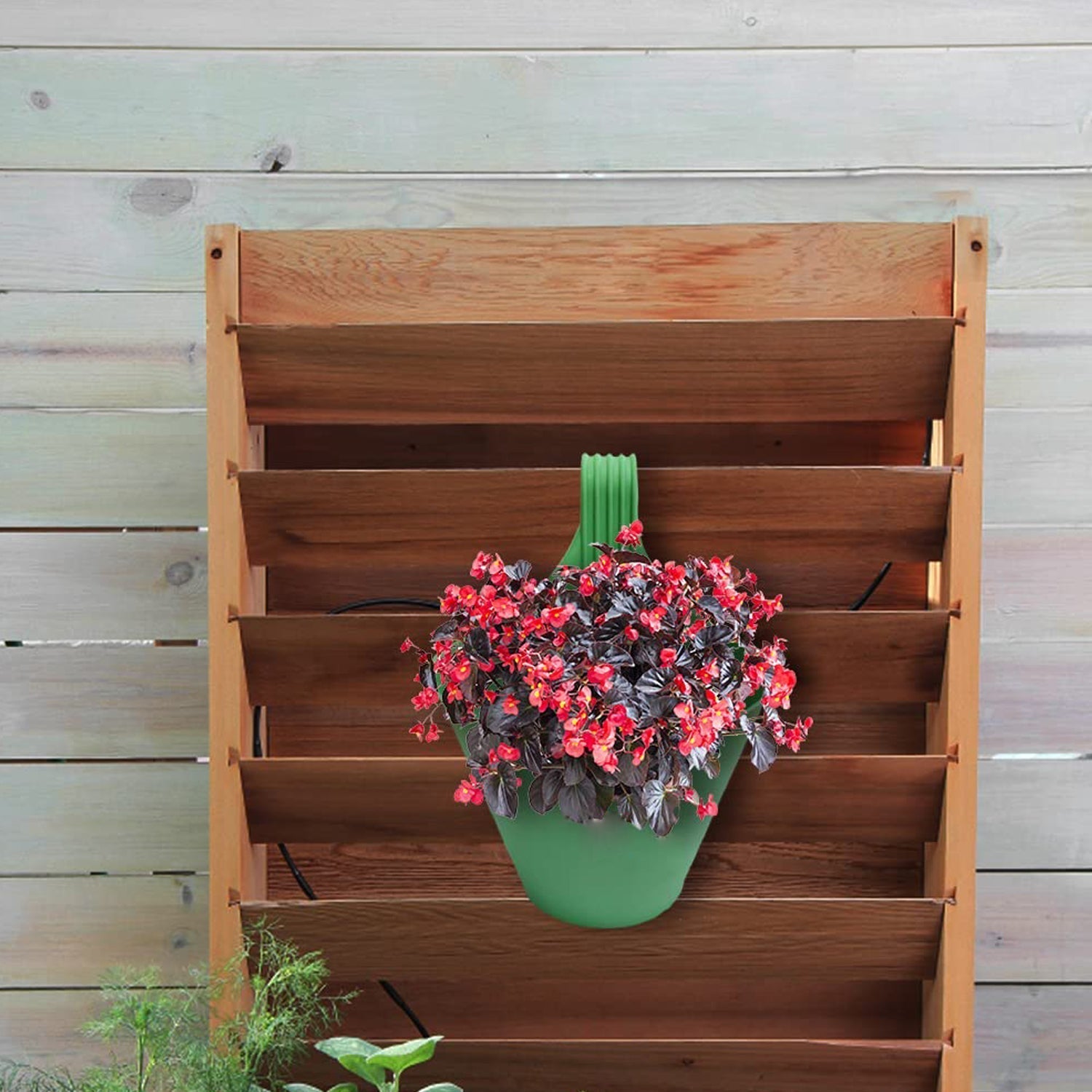 4822 Hanging Planter Pot used for storing and holding plants and flowers in it and this is widely used in in all kinds of gardening and household places etc. DeoDap