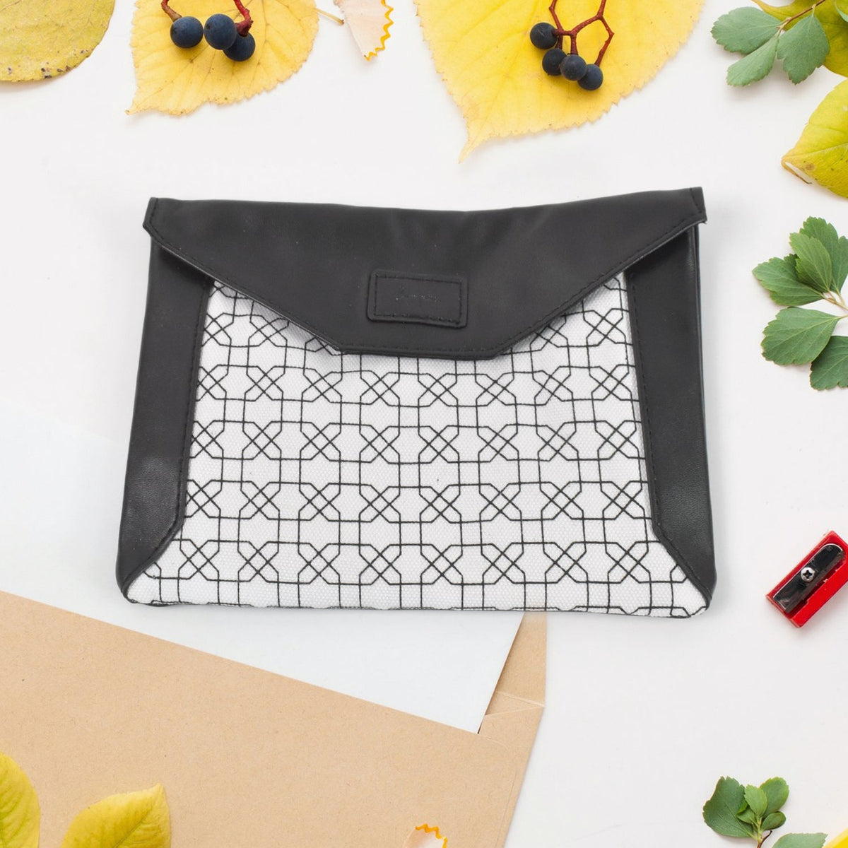 Multipurpose Pouch With Magnetic Lock(1 Pc / 19×14 Cm)