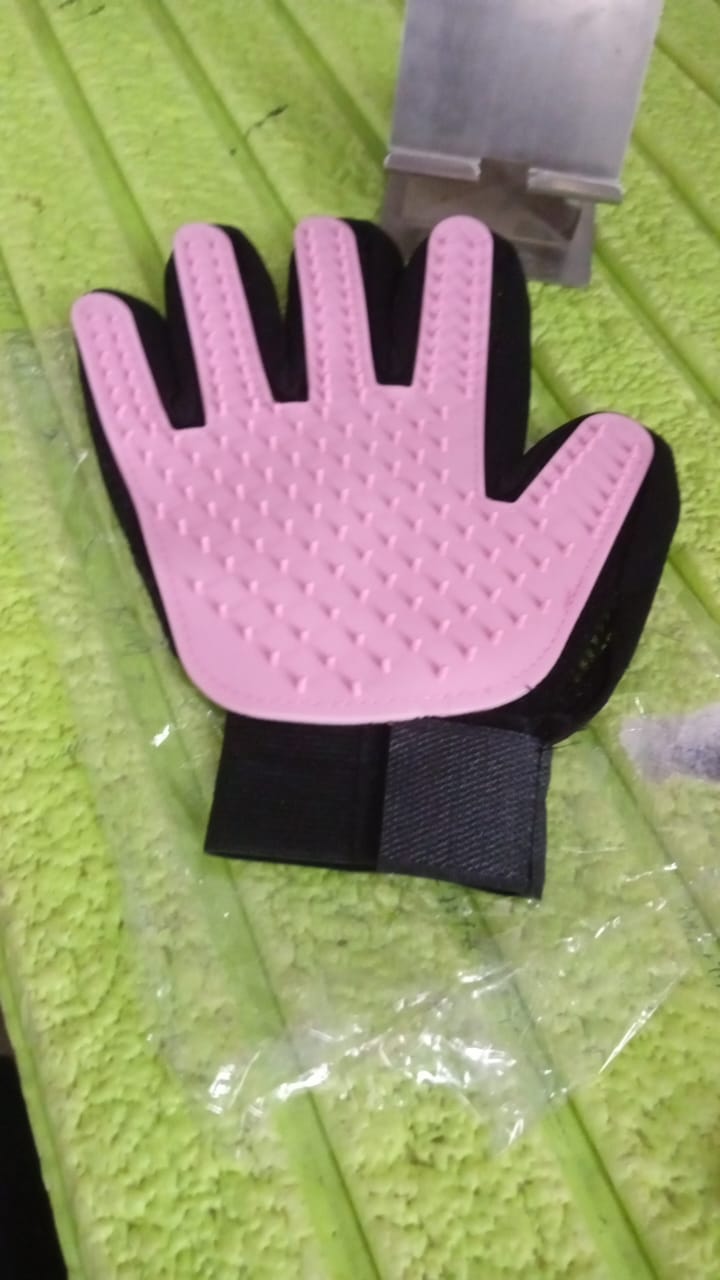 Pink True Touch Gloves, Gloves Bathing Tool (1 Pc)