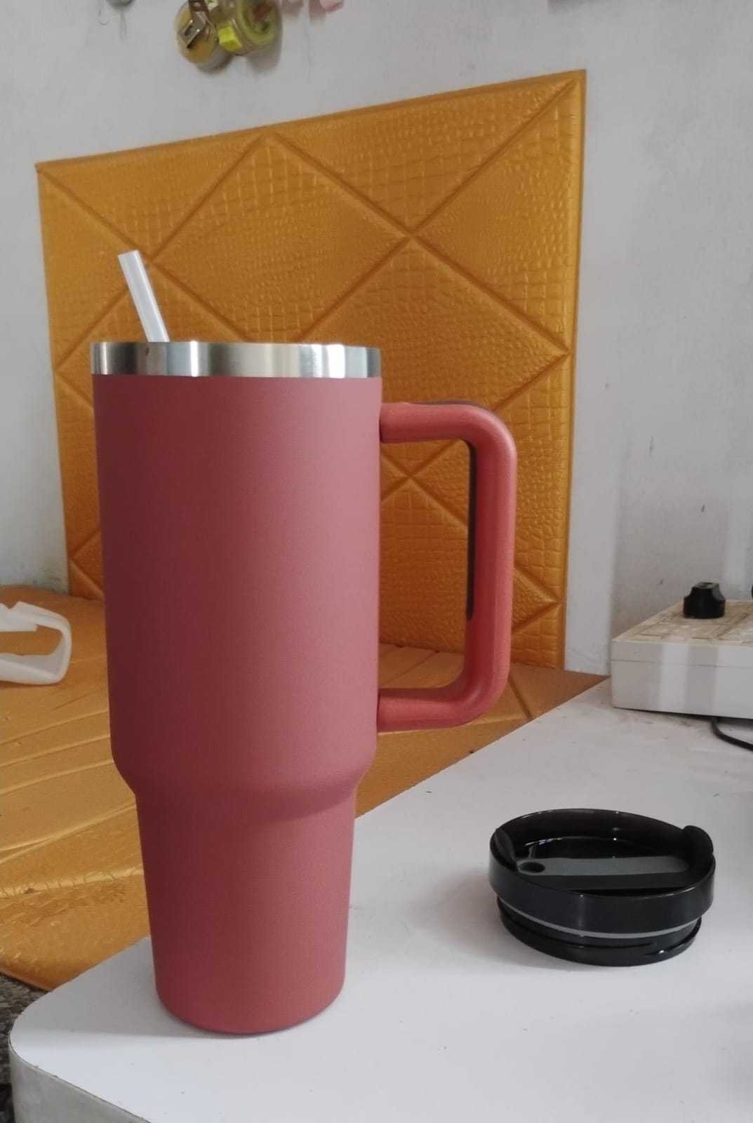 Stainless Steel Vacuum Insulated Tumbler With Lid (Approx 1200 Ml)